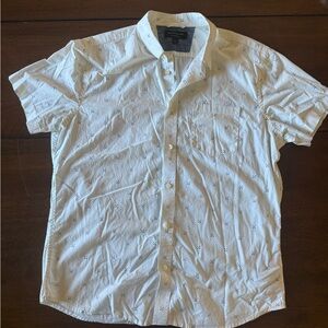 Banana Republic White arrow pattern Casual Short Sleeve Button Down Shirt